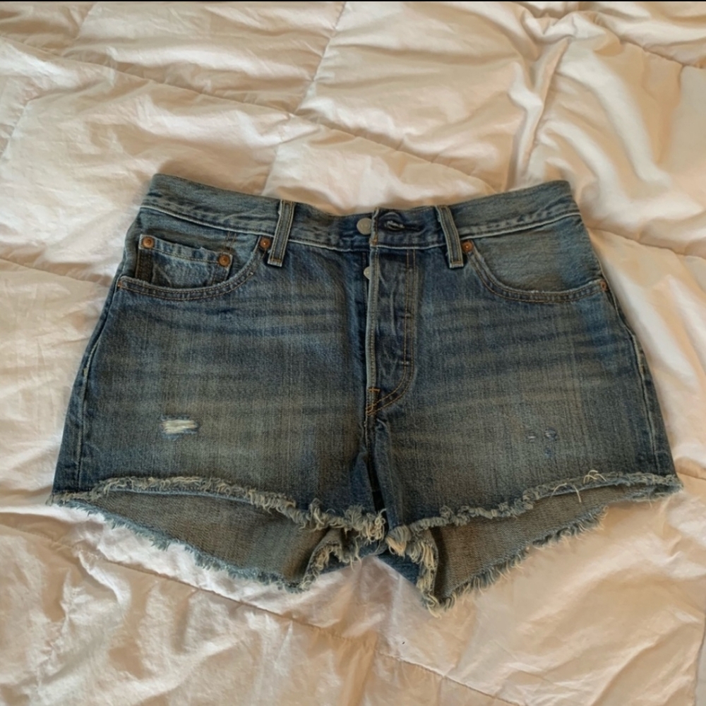 Levis 501 high rise waisted jean shorts 28 6
